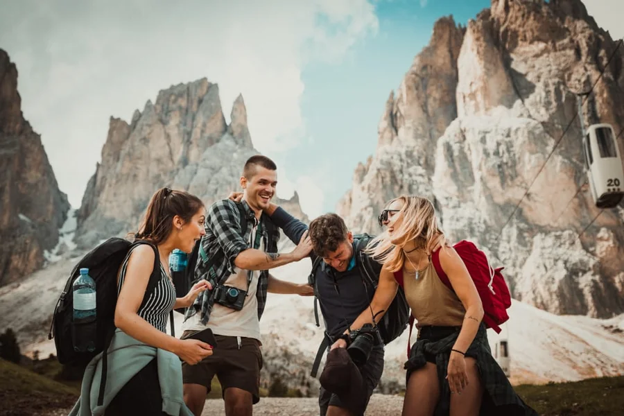 How To Travel With Friends