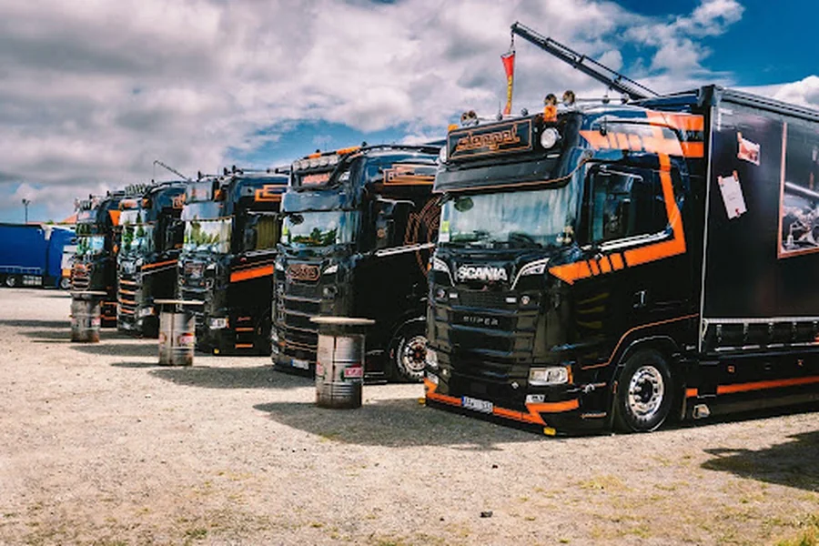 Trucking 