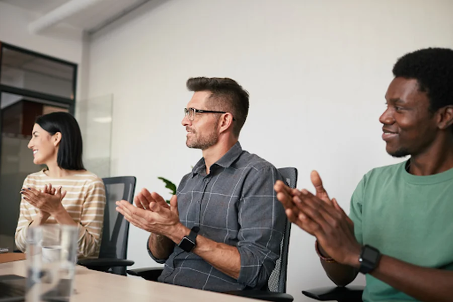 Employee Recognition Ideas That Work: Reward Performance, Build a Stronger Workplace
